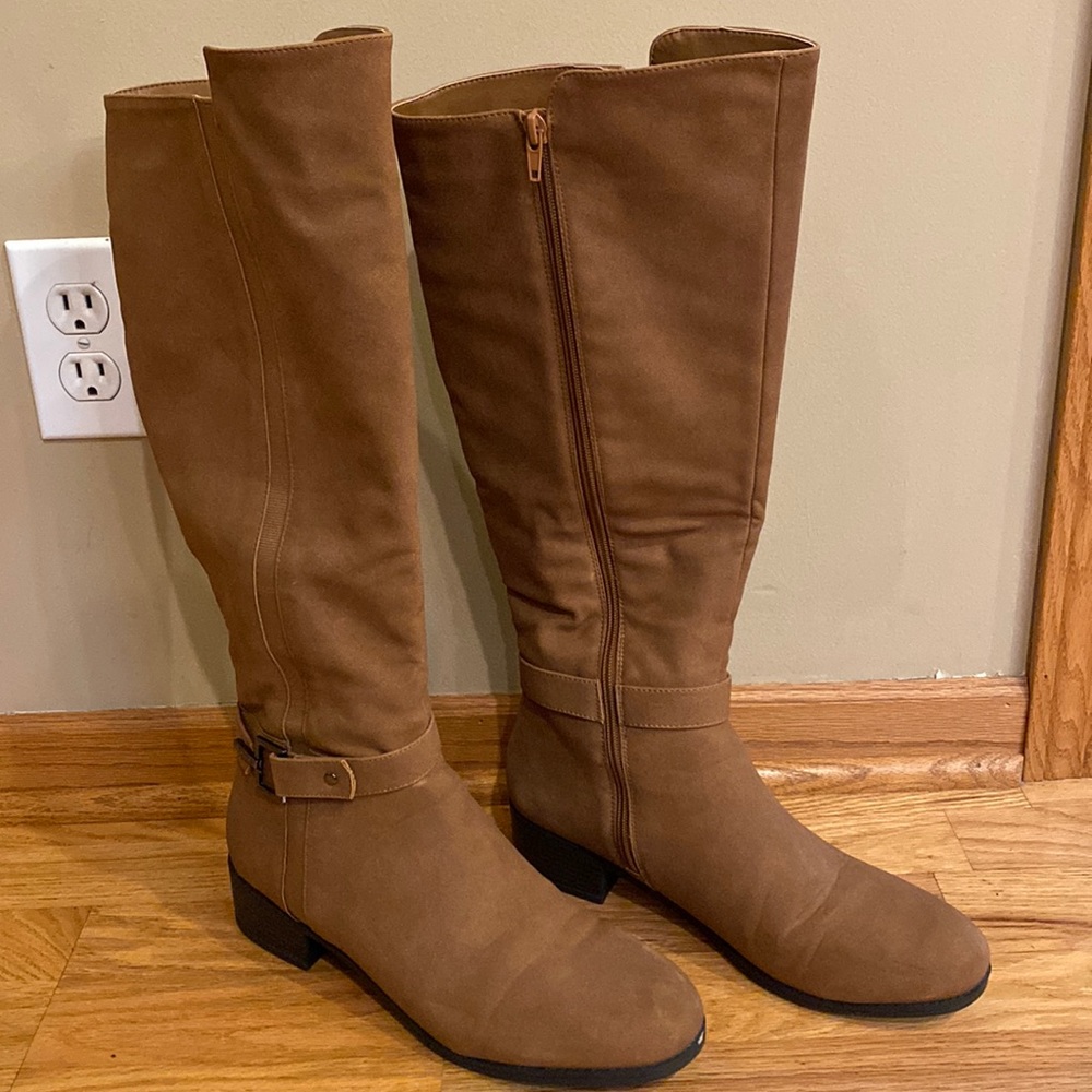Nautica tan color leather boots size 10